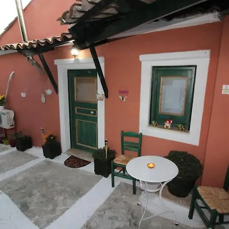 Holiday home Eygenias House Vouniatades